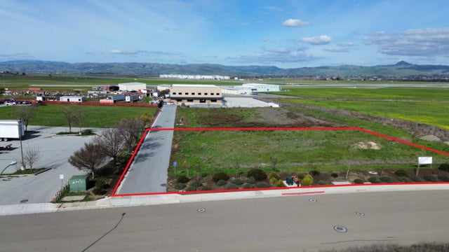 1961 Airway Dr, HOLLISTER