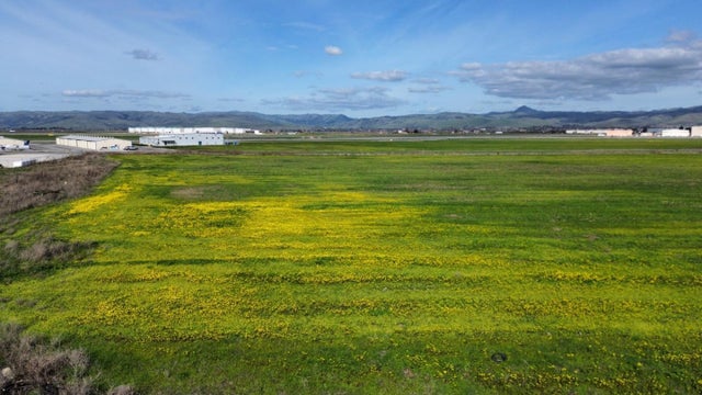 1951 Airway Dr, HOLLISTER