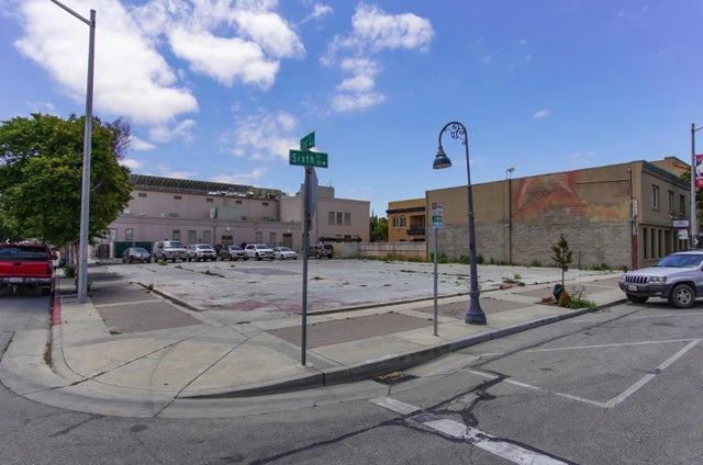 211 6th St, HOLLISTER