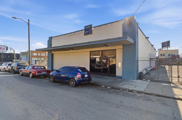 6537 Foothill Blvd, OAKLAND