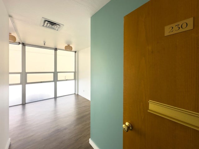 1220 Howard Ave 230, BURLINGAME