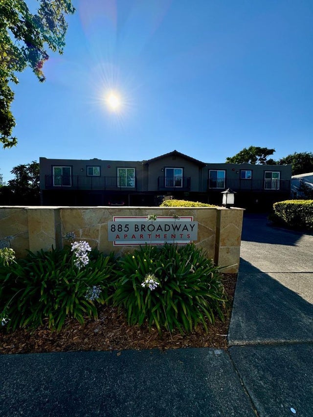 885 Broadway, SONOMA