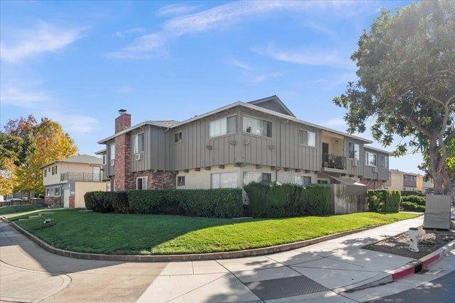 642 Kirkland Dr, SUNNYVALE