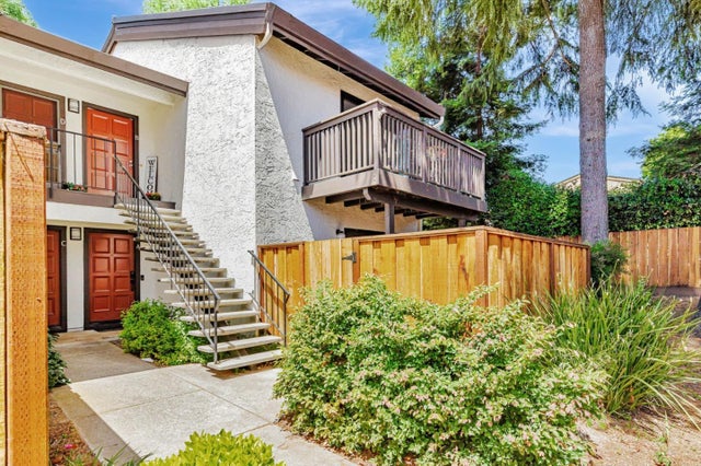 775 Williamsburg Way Apt B, GILROY