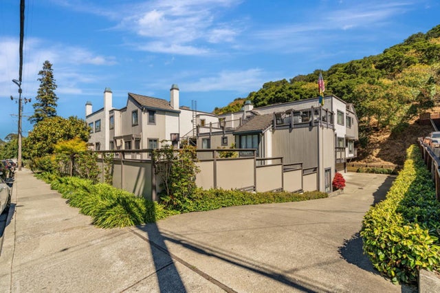 2411 Carlmont Dr 110, BELMONT