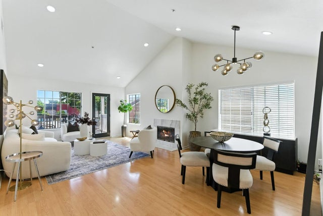 935 Old County Rd 42, BELMONT