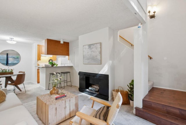 357 Half Moon Ln 12, DALY CITY