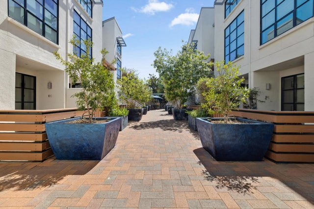 110 S 1st St, CAMPBELL