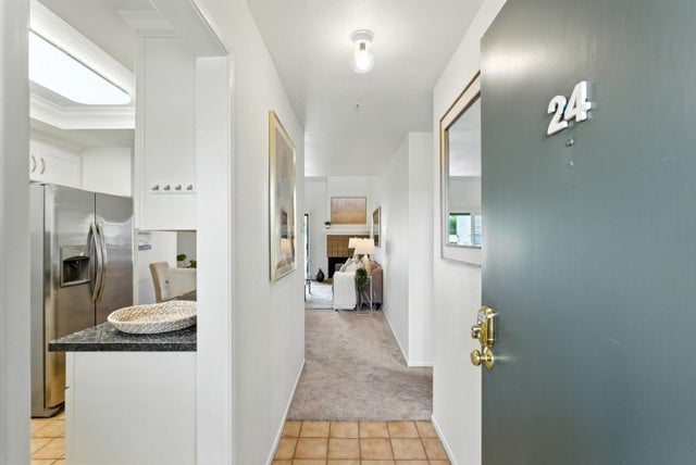 24 Pelican Ln, REDWOOD CITY