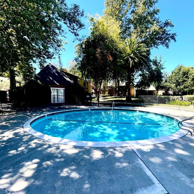 810 Oak Grove Rd 83, CONCORD