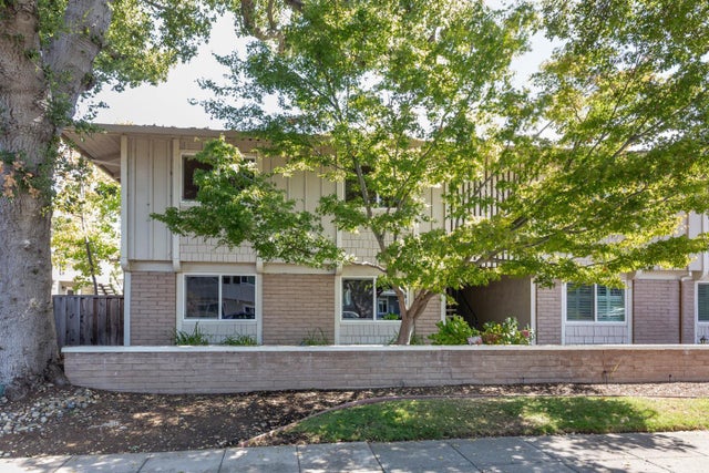 477 Lassen St 9, LOS ALTOS