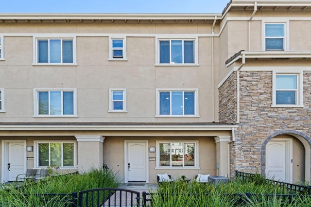 5886 Smoky Quartz Loop, SAN JOSE