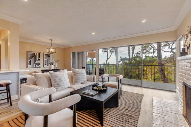 31 Del Mesa Carmel, CARMEL