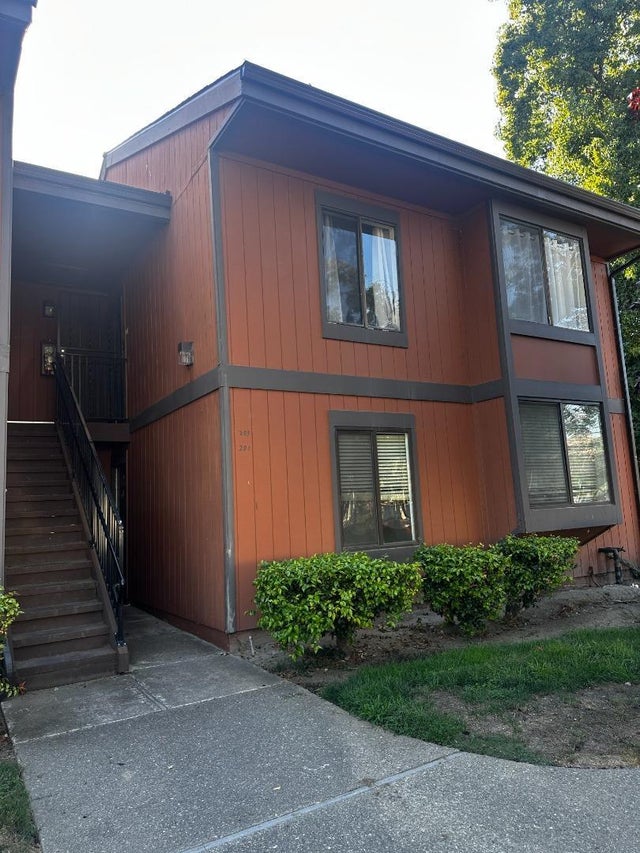 38623 Cherry Ln 203, FREMONT