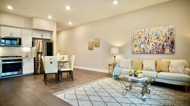 338 Llano De Los Robles Ave 3, SAN JOSE