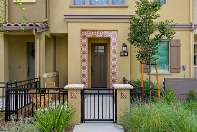 1387 W Middlefield Rd, MOUNTAIN VIEW