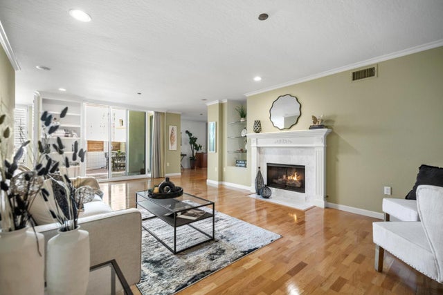 110 Park Rd 103, Burlingame