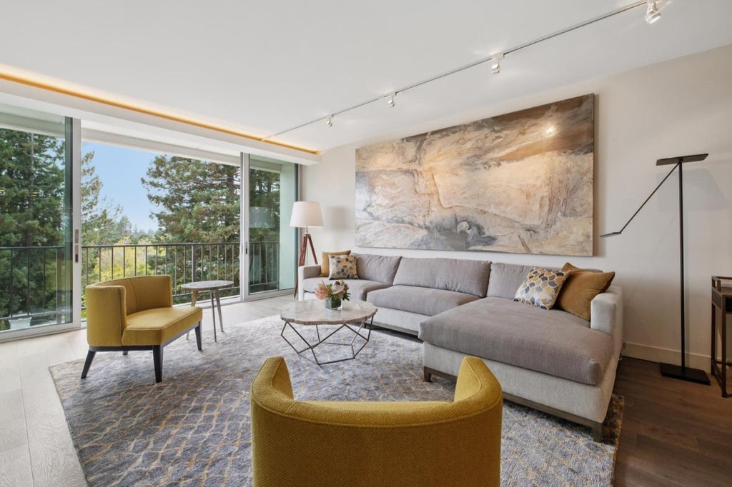 1330 University Dr 66, MENLO PARK