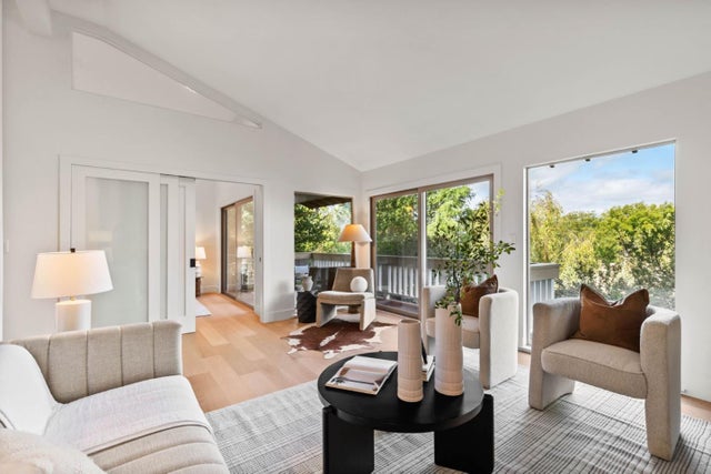 6 Lilly Ln, SAN CARLOS