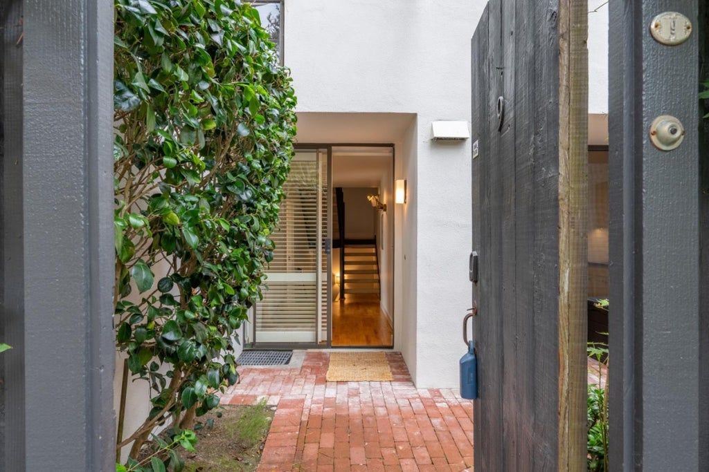 3600 High Meadow Dr 9, CARMEL