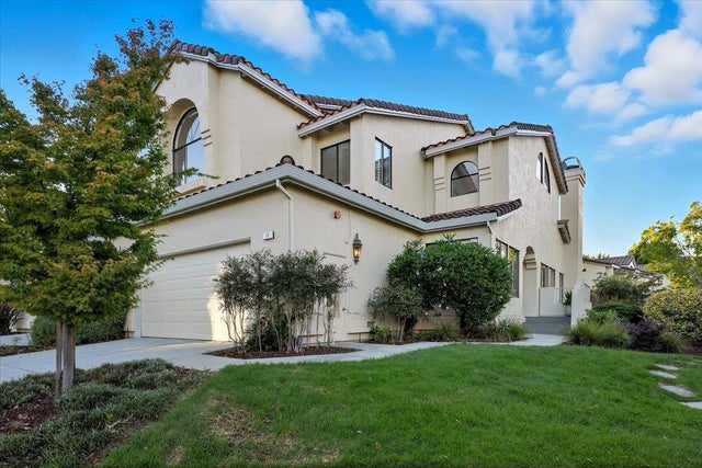 17 Iris Ln, SAN CARLOS