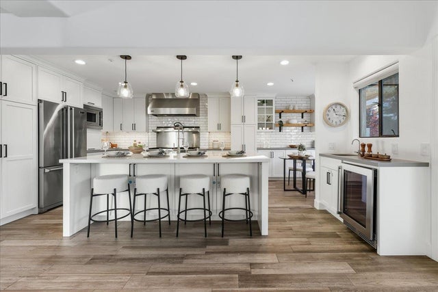 17 Iris Ln, SAN CARLOS