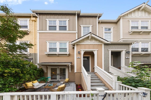 856 Sycamore Loop, Mountain View