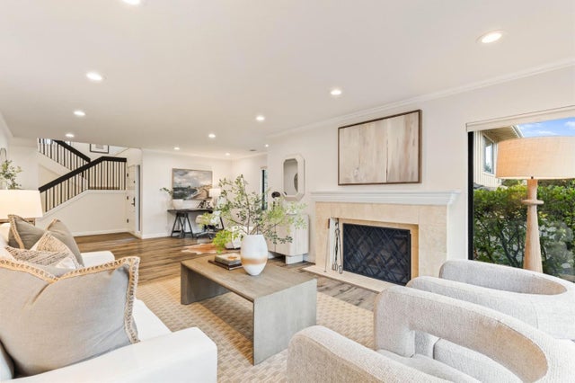 11 Lilly Ln, SAN CARLOS