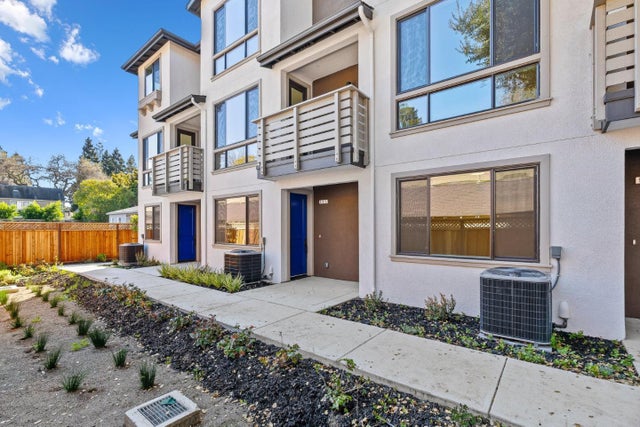 951 Woodside Rd, REDWOOD CITY