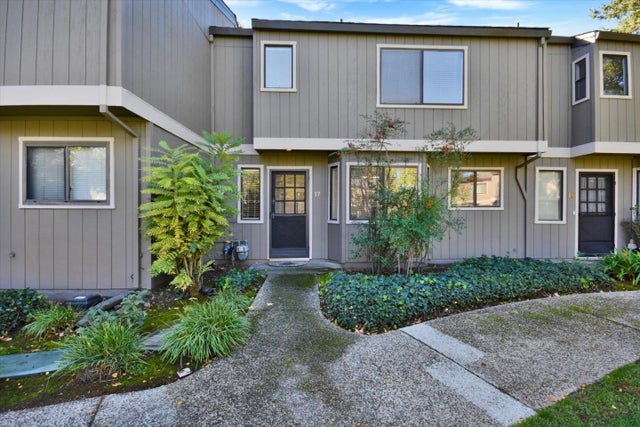 435 Alberto Way 17, LOS GATOS