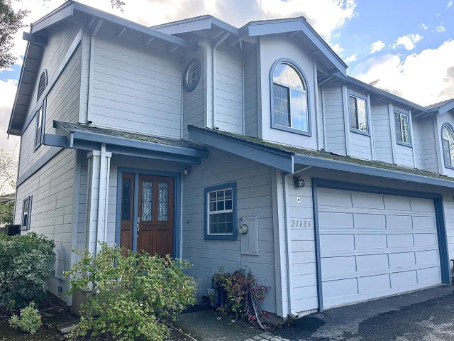 21686 Olive Ave, CUPERTINO