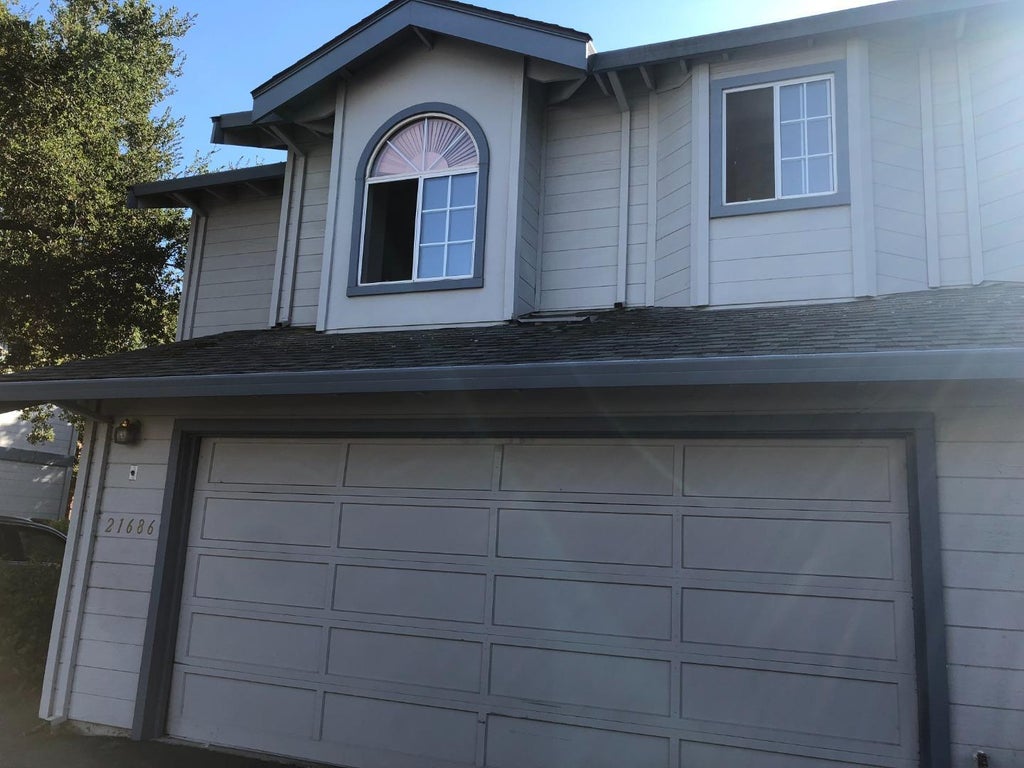 21686 Olive Ave, CUPERTINO