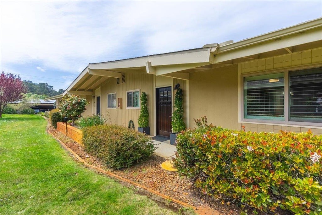 44 Hacienda Carmel, CARMEL