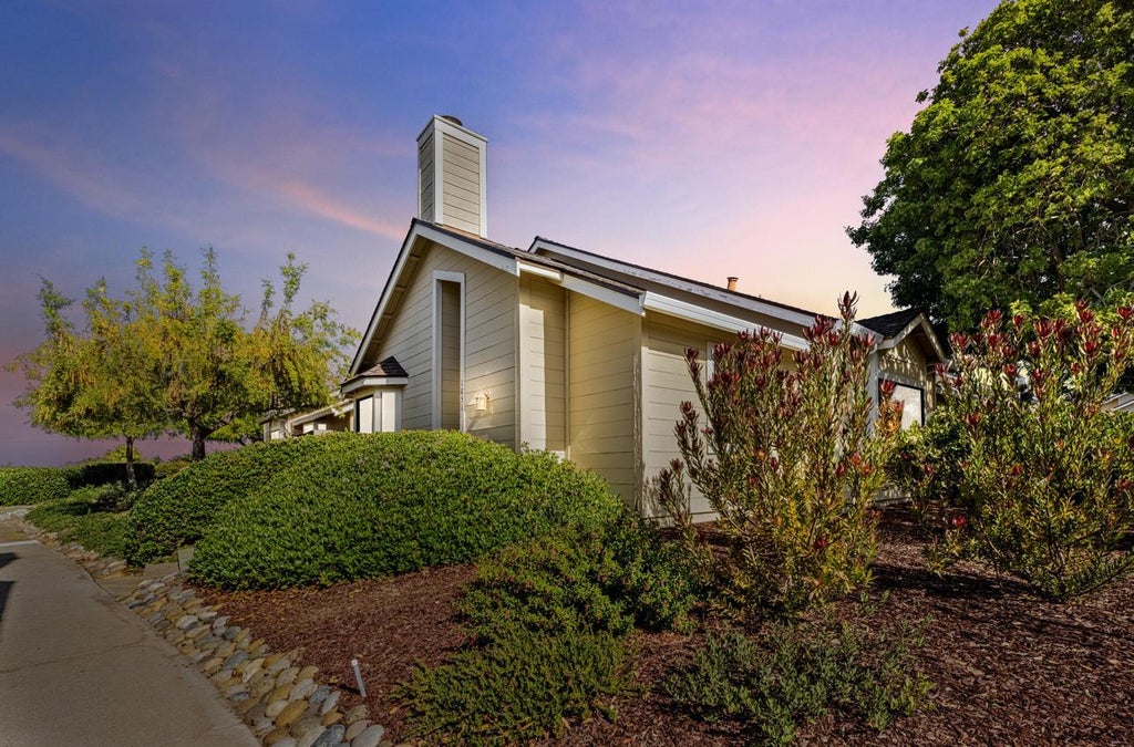 1051 Olympic Ln, Seaside/Sand City