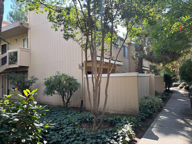 934 Kiely Blvd B, SANTA CLARA