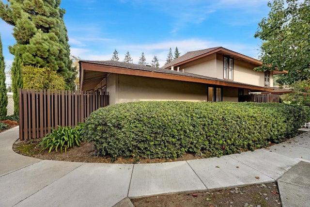 205 Red Oak Dr M, SUNNYVALE