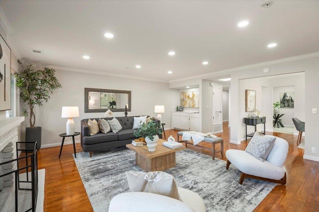 480 Lassen St 6, LOS ALTOS