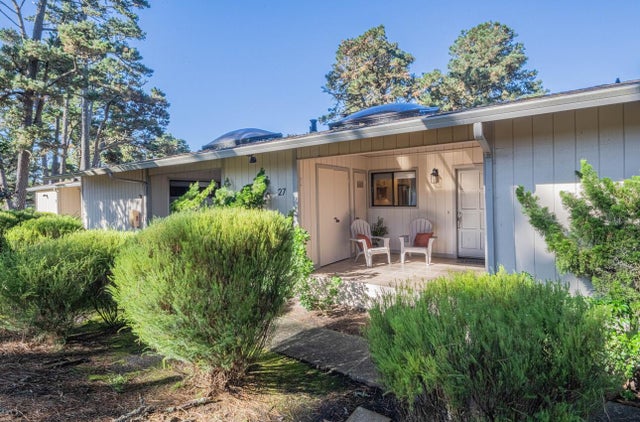 250 Forest Ridge Rd 27, MONTEREY
