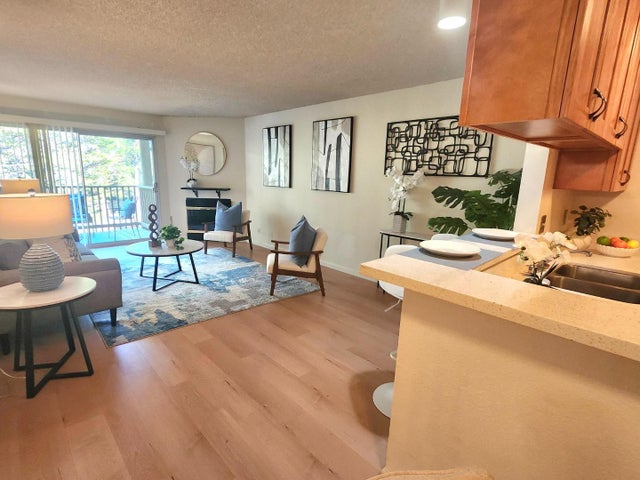 377 Mandarin Dr 204, DALY CITY