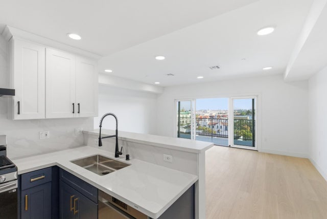 560 El Camino Real 406, SAN CARLOS