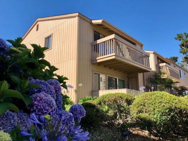 300 Glenwood Cir 265, Monterey