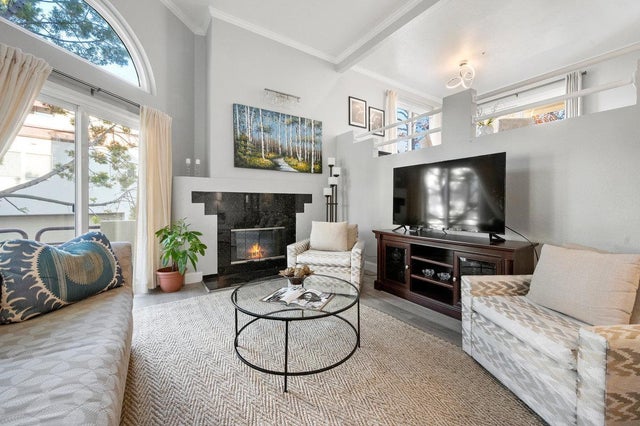 104 E Court Ln, Foster City