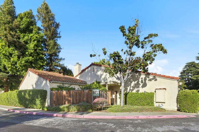 142 Mission Dr, EAST PALO ALTO