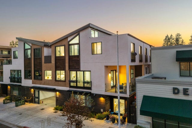 914 Woodside Rd, Redwood City