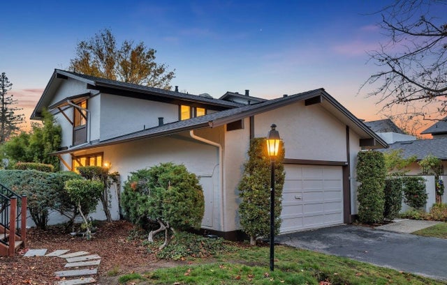 2426 Sharon Oaks Dr, Menlo Park
