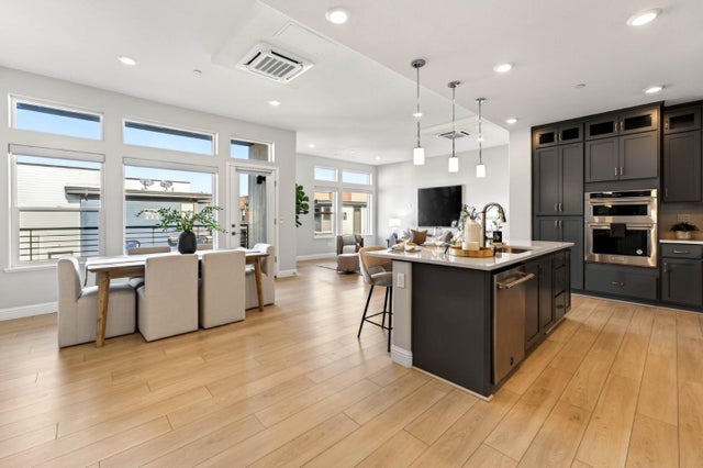 220 Waters Park Cir 304, SAN MATEO