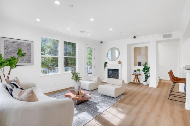 600 Live Oak Way 603, BELMONT