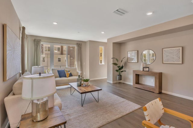 298 Agustin Narvaez St 6, SAN JOSE