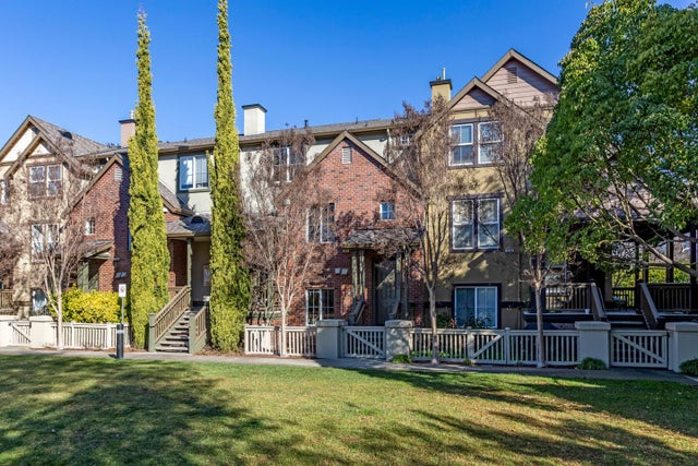 2272 Towne Cir, MOUNTAIN VIEW