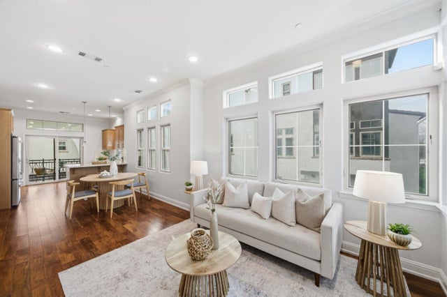 125 Fairchild Dr, Mountain View